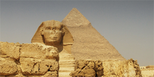 Cheops-Pyramide und Sphynx in Kairo, Ägypten